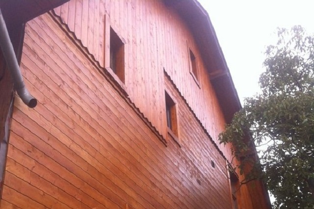 Oprava a zateplení dřevěné fasády